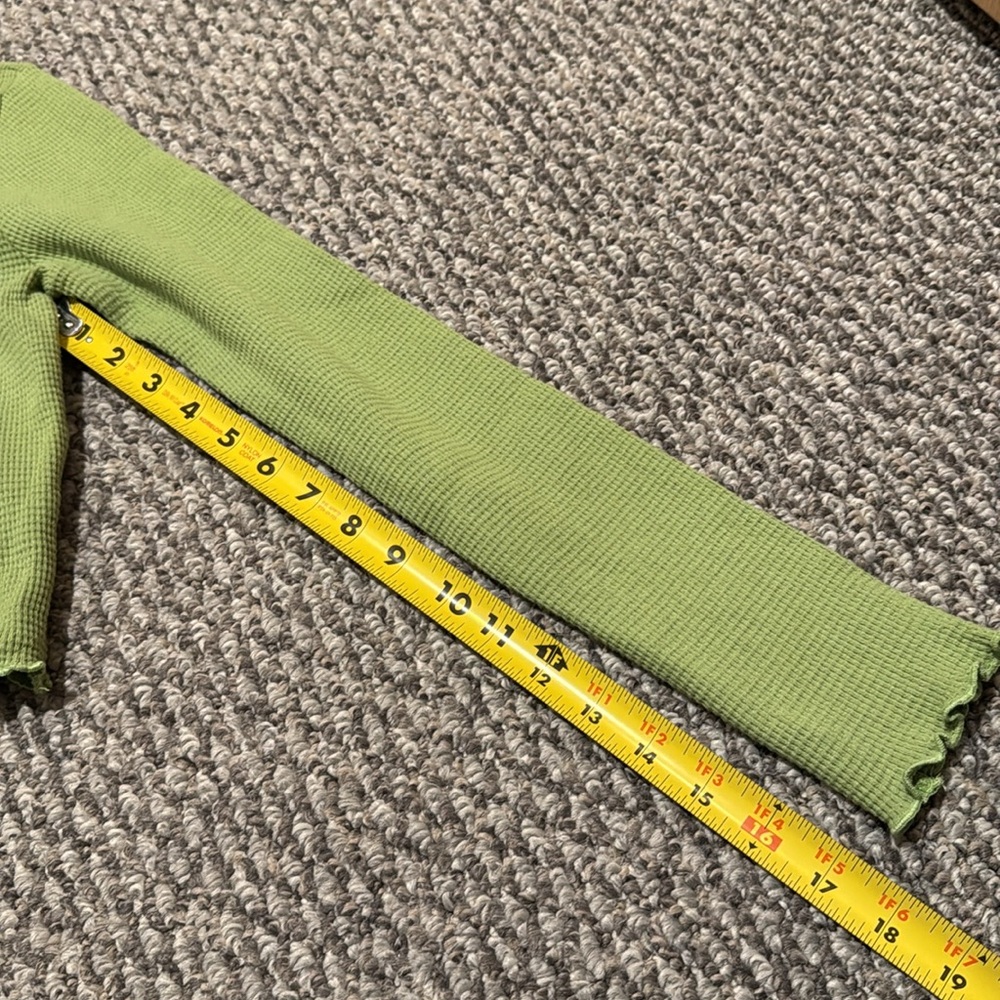 Lisa Says Gah Lola Long Sleeve Green Cropped Thermal Shirt - Picture 5 of 10